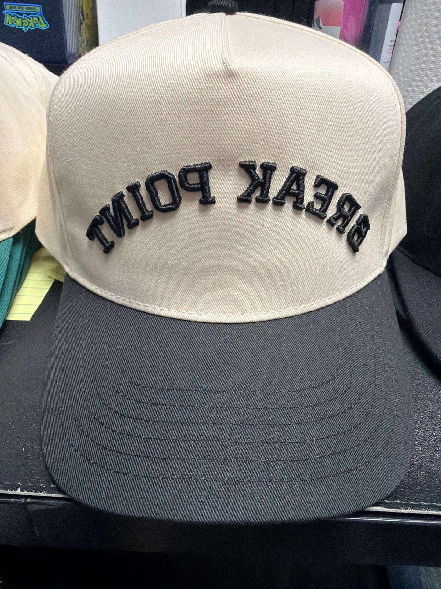 Backwards Break Point Hat Natural/Black