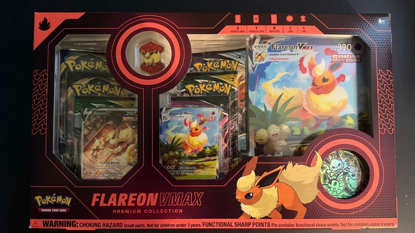 Pokémon TCG: Flareon Evolution VMAX Premium Collection