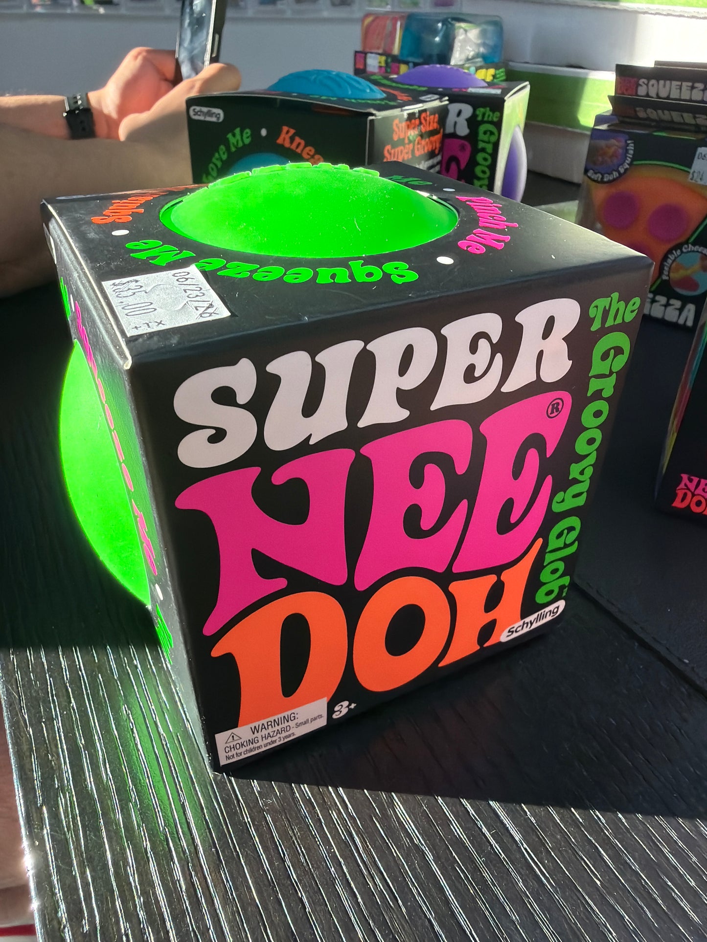SUPER NEEDOH GROOVY GLOB